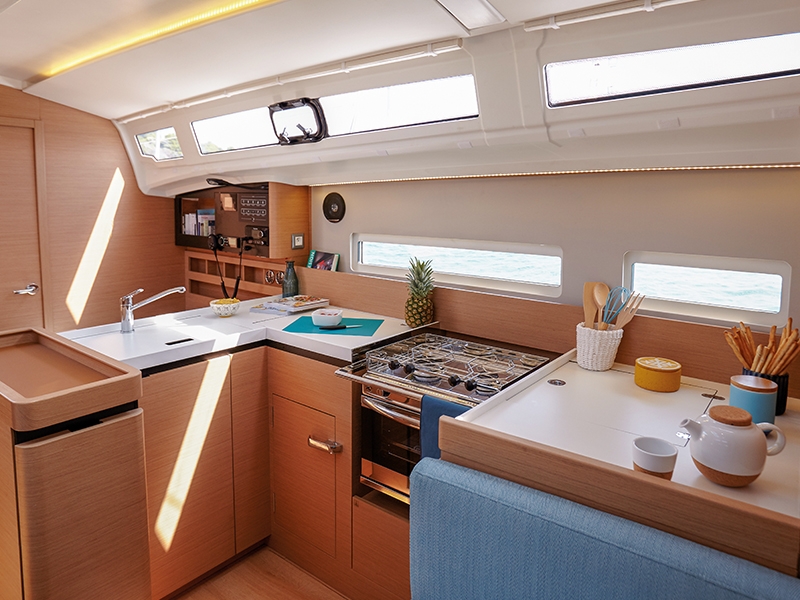 Sun-Odyssey-410-by-Trend-Travel-Yachting-7.jpg