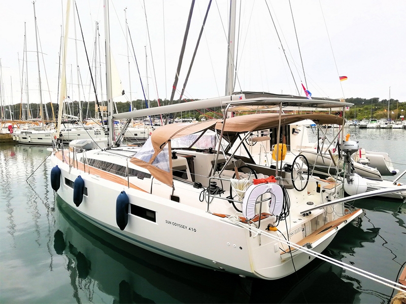 charteryacht-sun-odyssey-410-rosso-bianco-von-trend-travel-yachting-2