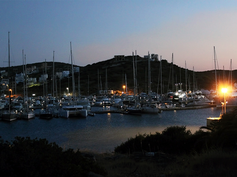 Yachthafen bei Nacht
